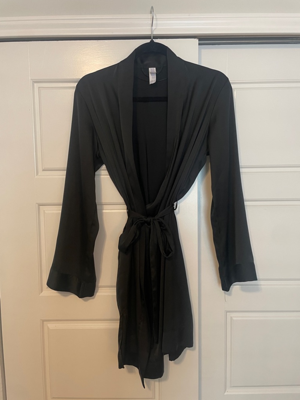 Black Midi Robe with Pockets & Satin Lining - Picture 4 of 5